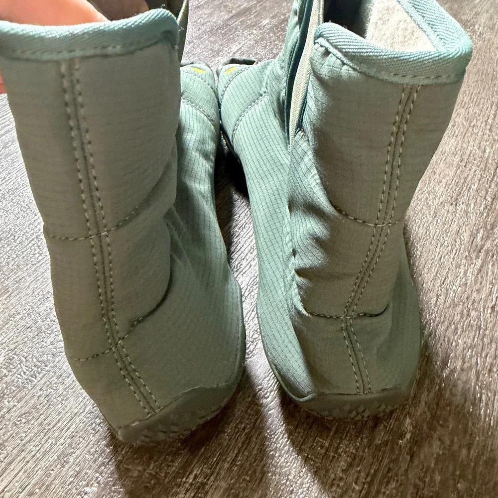 Vibram V-Trek Insulated FiveFingers Mens 11-11.5 Sage Green 24M5308 Toe Boots